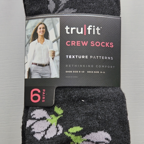 Tru/fit Black Crew Socks‎ with Floral Pattern, 6 Pairs - Picture 2 of 5